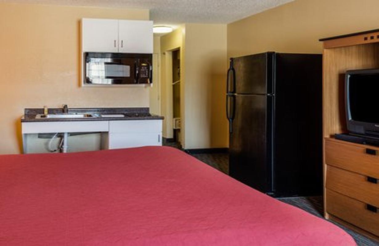 Hotel Suburban I-95