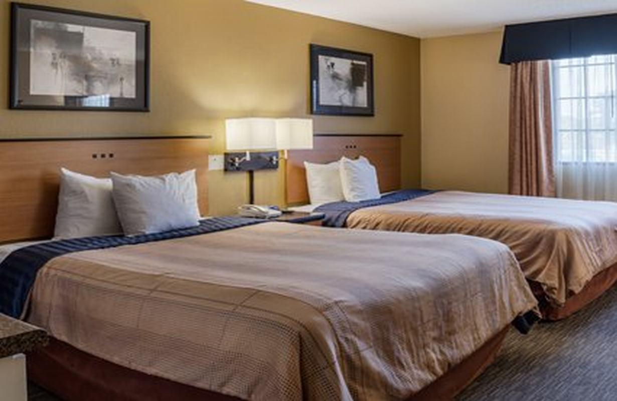 Suburban I-95 Hotel