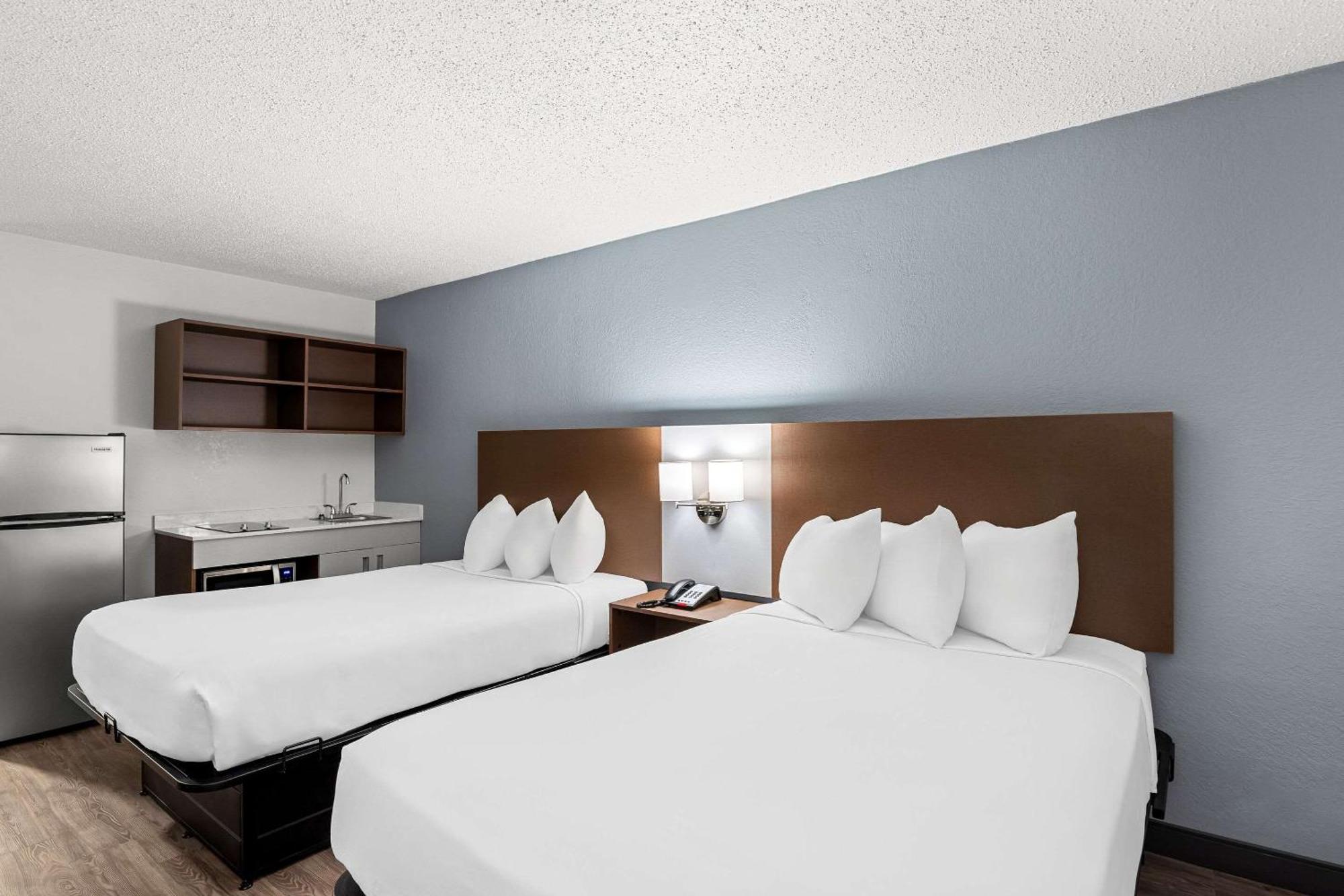 Hotel Suburban I-95